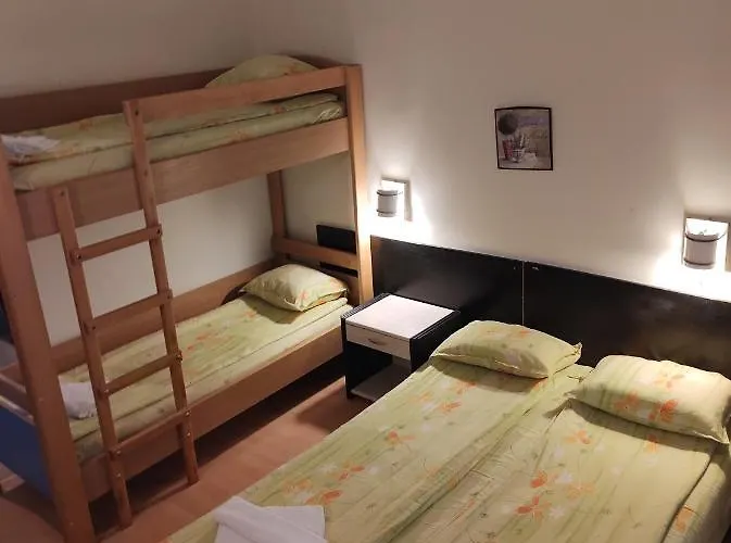 Хотел русалка, 2*